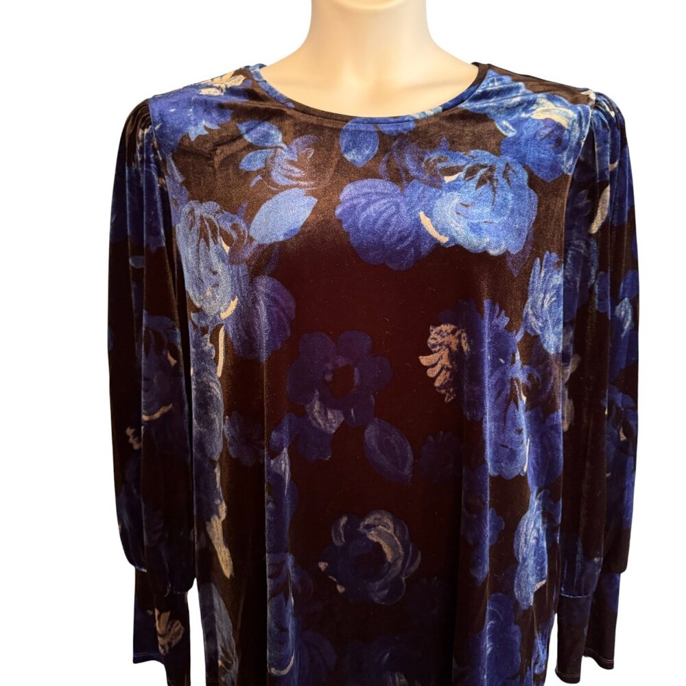 Chico's Floral Velvet LS Top